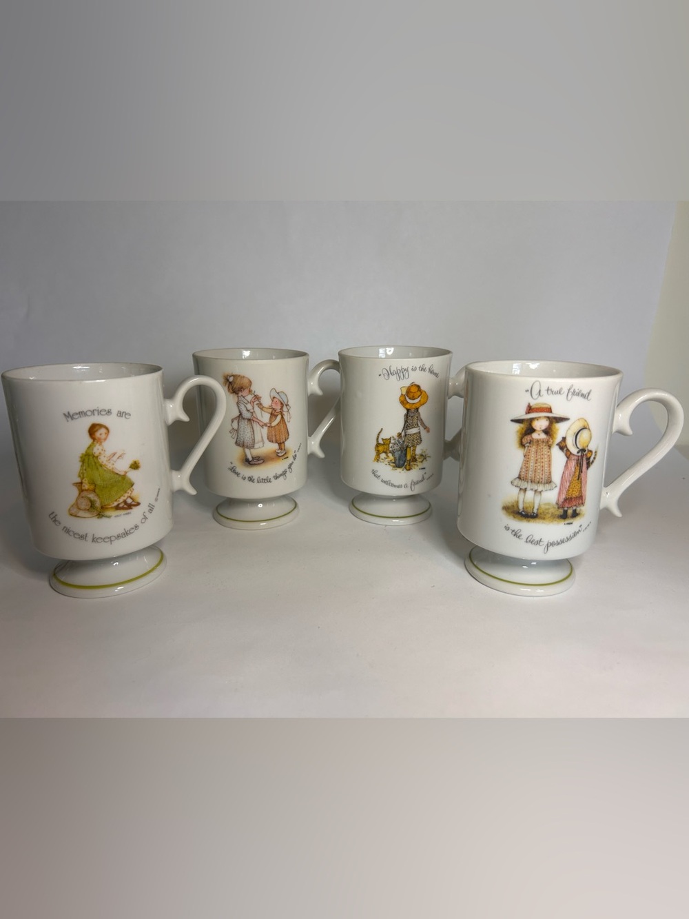 1974 Holly Hobbie 4 Porcelain Coffee Footed Mugs Cottagecore Japan‎ Vintage Cute